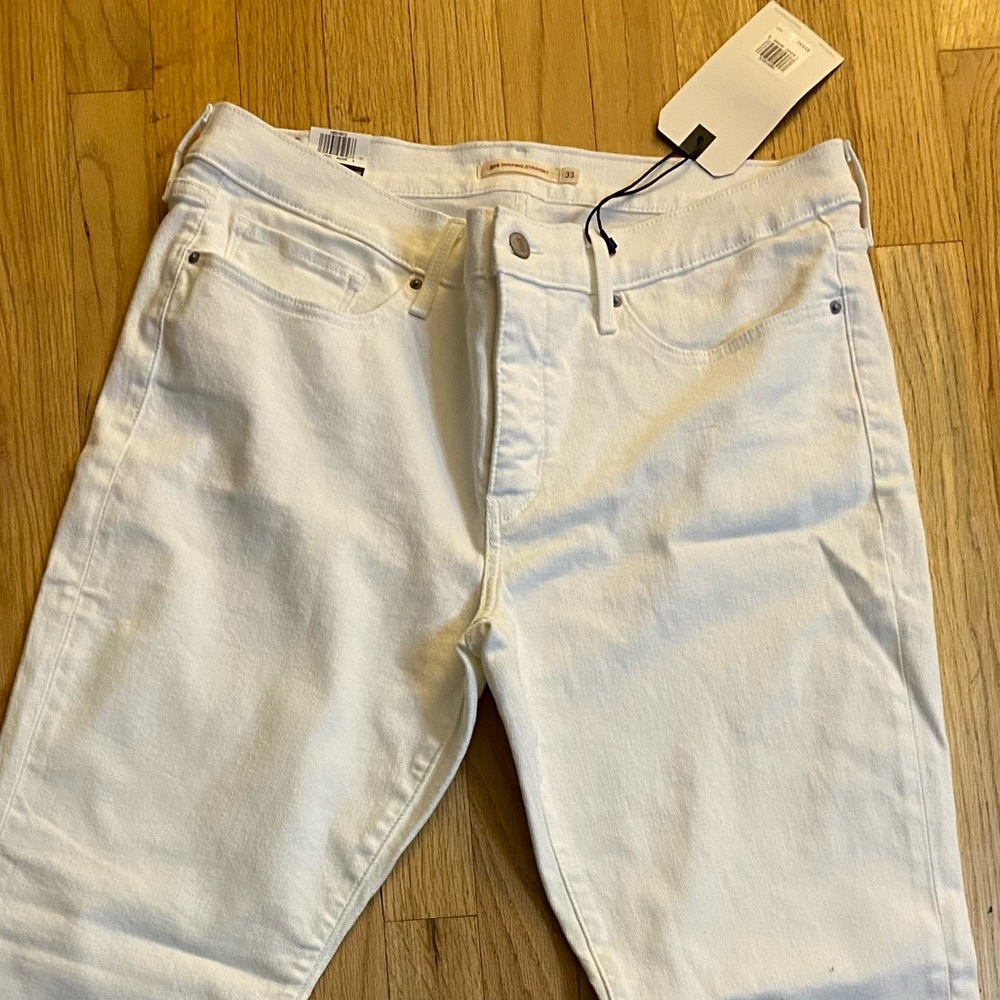 Levi’s white jeans